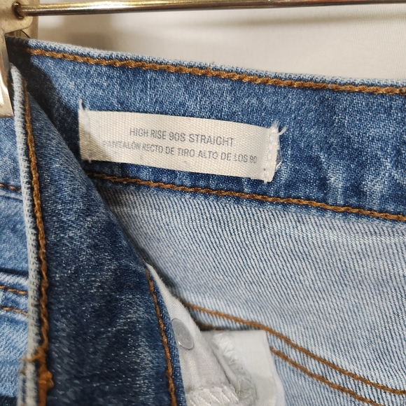 High Rise 90's Blue Jeans with Natural Fading Size 6 - Picture 3 of 10